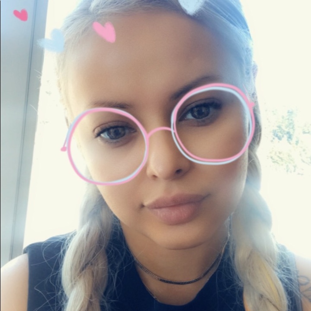 Meet your Posher, Lauren